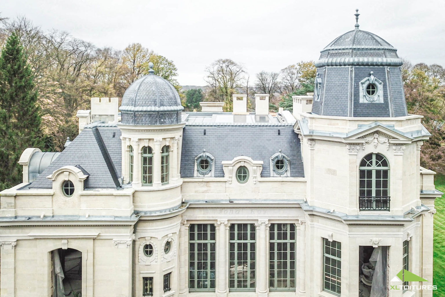 Avis Sur Rénovation Xxl : Bienvenue Au Château Rénovation Du Château Fond'Roy à Uccle | XL Toitures | Entreprise
